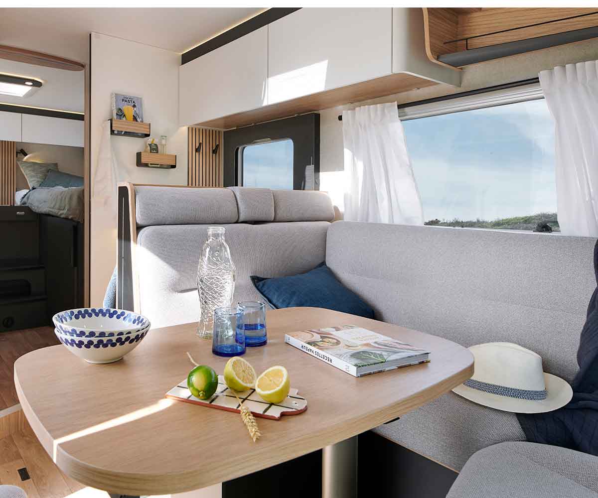 Salon du camping-car intégral G690GJ Pilote.