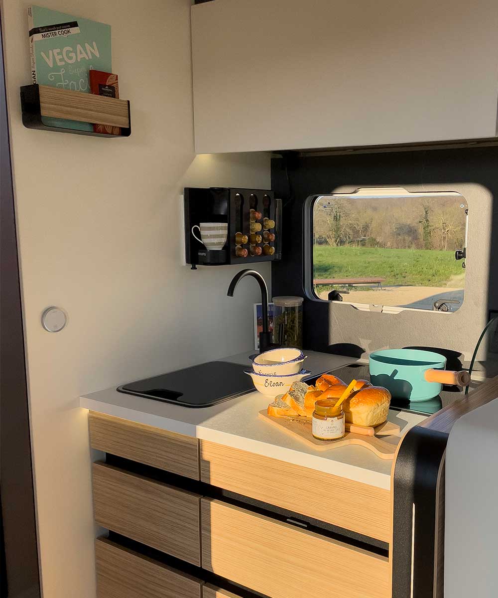 Cuisine du camping-car intégral G720FGJ Sélection Pilote.